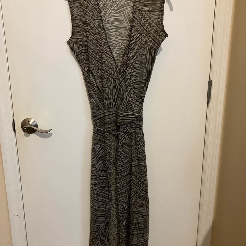 Black and White Geometric Sleeveless Knee-Length Dress